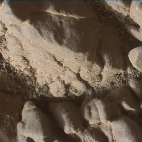 Sol 1940: Mars Hand Lens Imager (MAHLI)