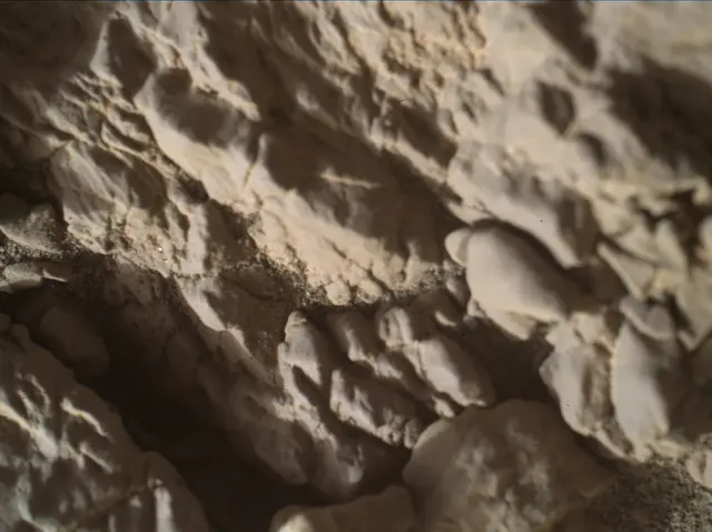 Sol 1940: Mars Hand Lens Imager (MAHLI)