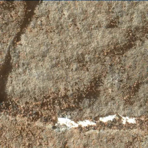 Sol 1943: Mars Hand Lens Imager (MAHLI)