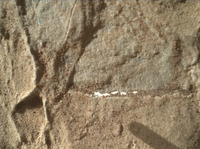 Sol 1943: Mars Hand Lens Imager (MAHLI)