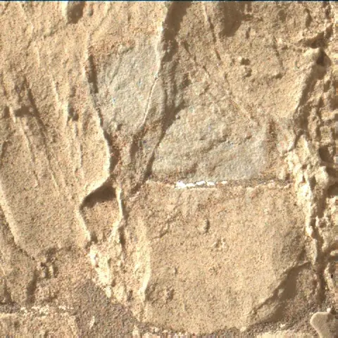 Sol 1943: Mars Hand Lens Imager (MAHLI)