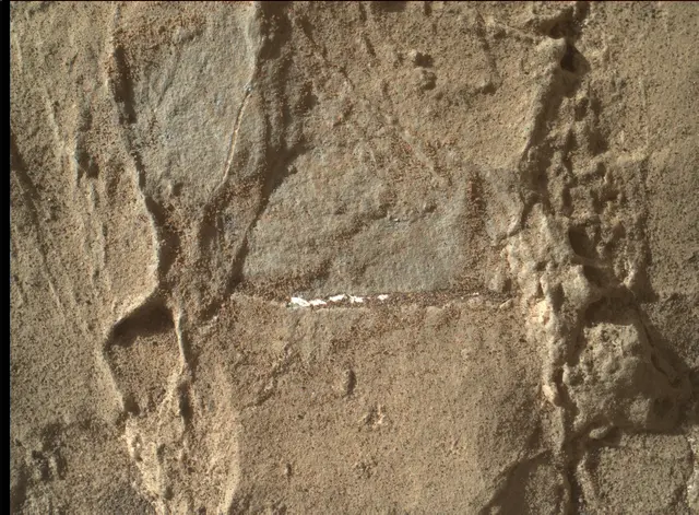 Sol 1943: Mars Hand Lens Imager (MAHLI)