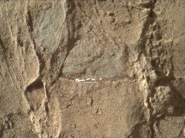 Sol 1943: Mars Hand Lens Imager (MAHLI)