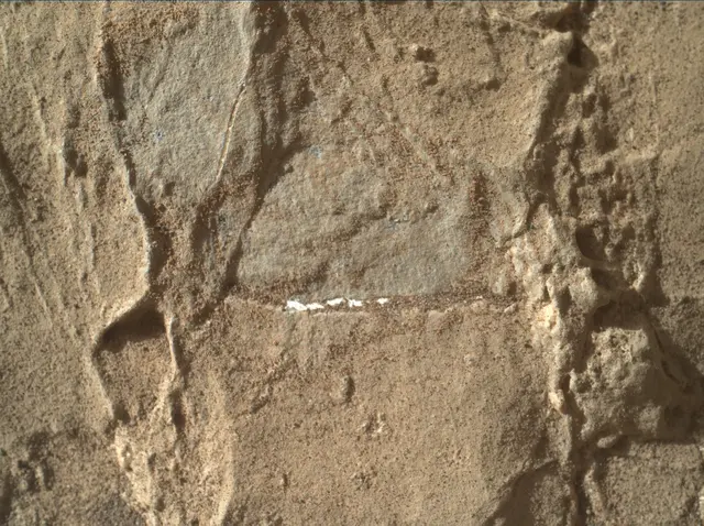 Sol 1943: Mars Hand Lens Imager (MAHLI)