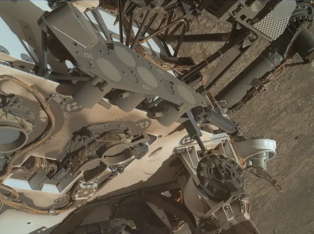 Sol 1943: Mars Hand Lens Imager (MAHLI)