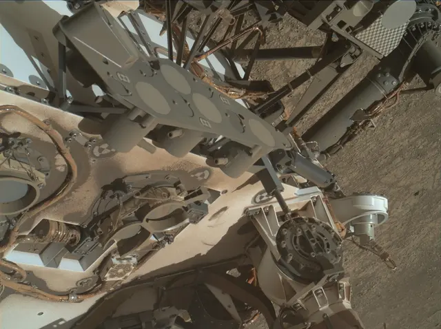 Sol 1943: Mars Hand Lens Imager (MAHLI)