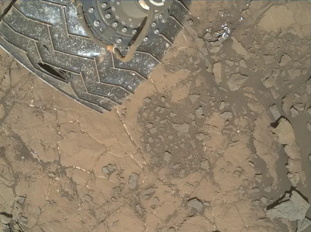 Sol 1943: Mars Hand Lens Imager (MAHLI)