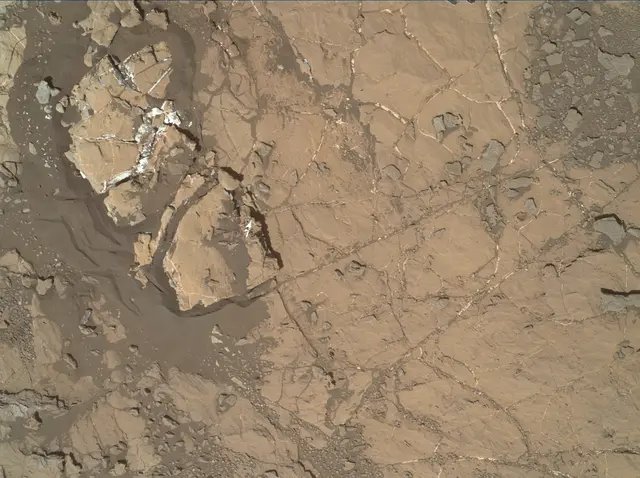 Sol 1943: Mars Hand Lens Imager (MAHLI)