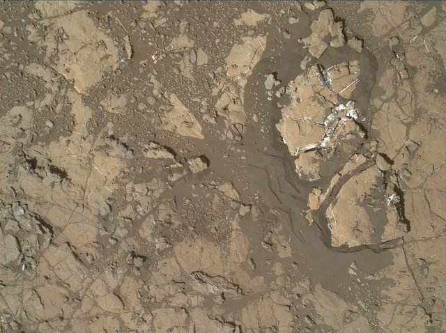Sol 1943: Mars Hand Lens Imager (MAHLI)