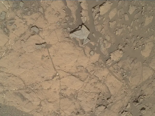 Sol 1943: Mars Hand Lens Imager (MAHLI)