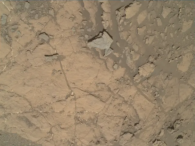 Sol 1943: Mars Hand Lens Imager (MAHLI)