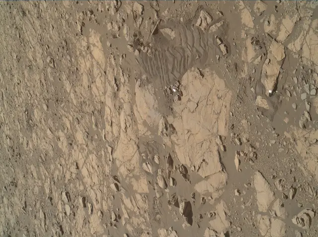 Sol 1943: Mars Hand Lens Imager (MAHLI)