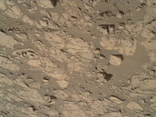 Sol 1943: Mars Hand Lens Imager (MAHLI)