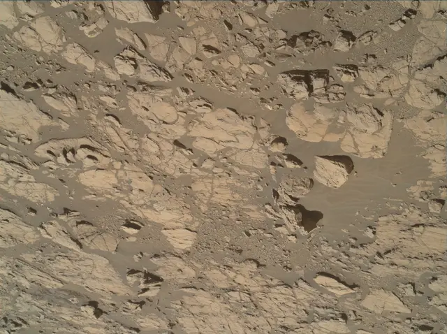 Sol 1943: Mars Hand Lens Imager (MAHLI)