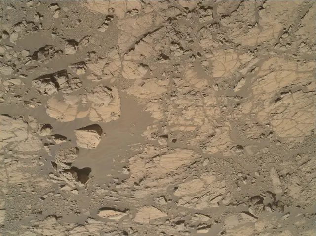 Sol 1943: Mars Hand Lens Imager (MAHLI)