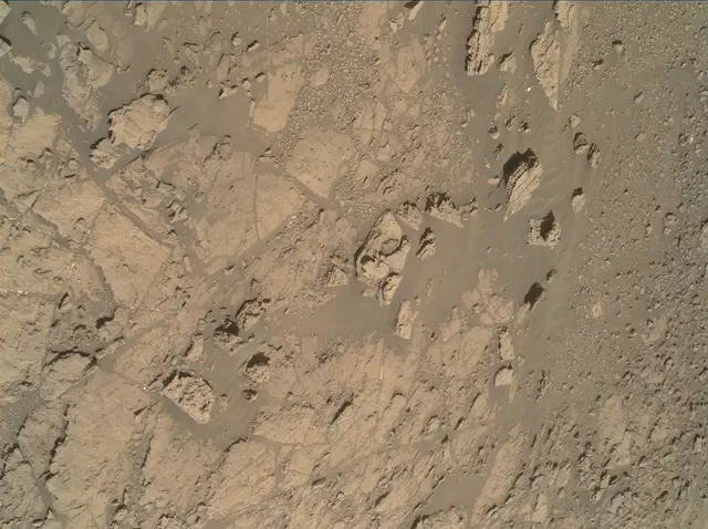 Sol 1943: Mars Hand Lens Imager (MAHLI)