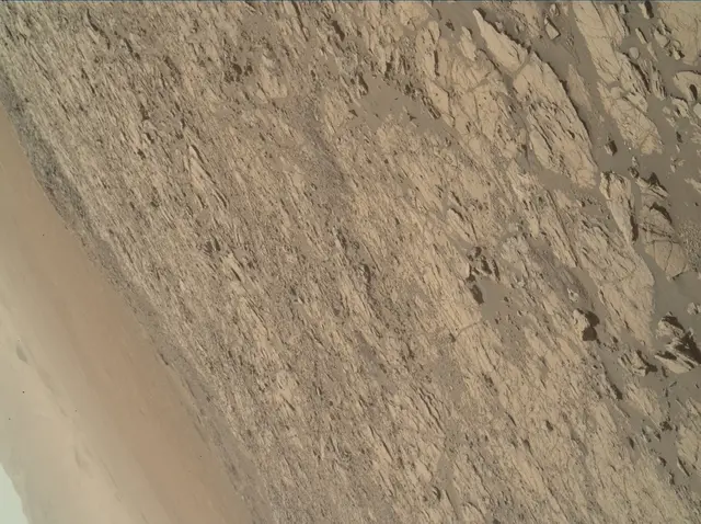 Sol 1943: Mars Hand Lens Imager (MAHLI)