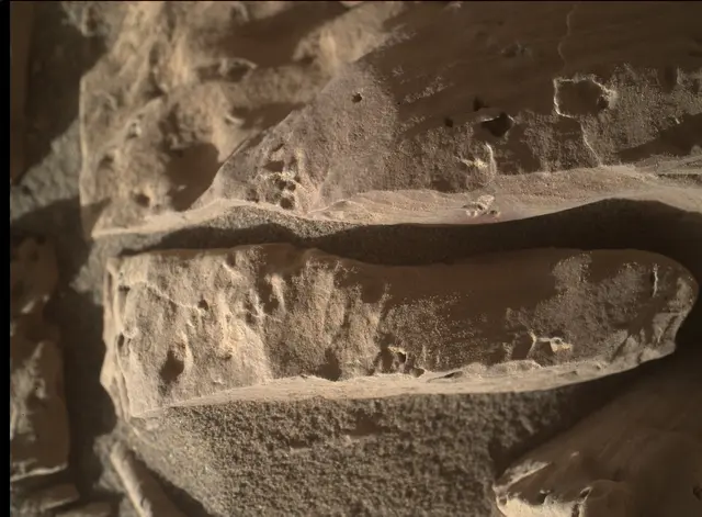 Sol 1945: Mars Hand Lens Imager (MAHLI)