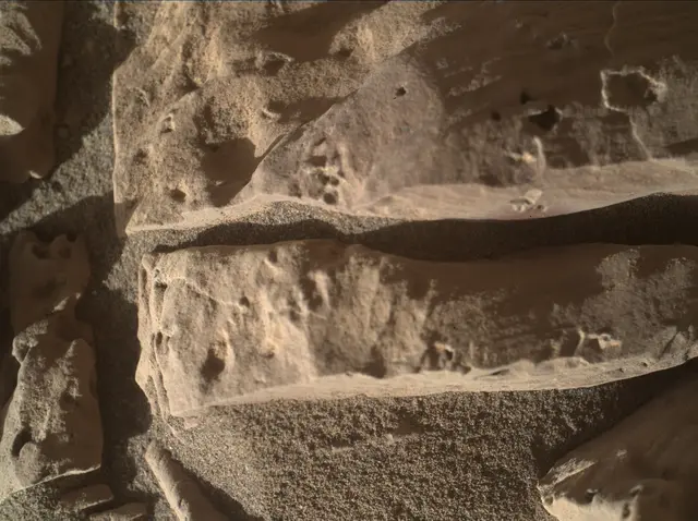 Sol 1945: Mars Hand Lens Imager (MAHLI)