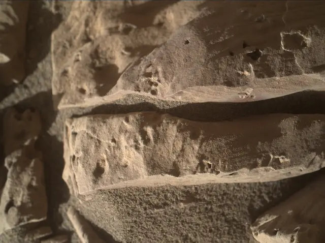 Sol 1945: Mars Hand Lens Imager (MAHLI)