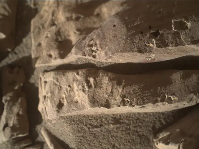 Sol 1945: Mars Hand Lens Imager (MAHLI)