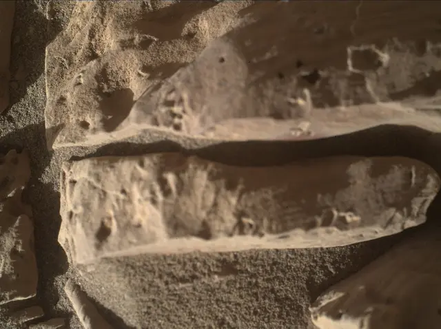 Sol 1945: Mars Hand Lens Imager (MAHLI)