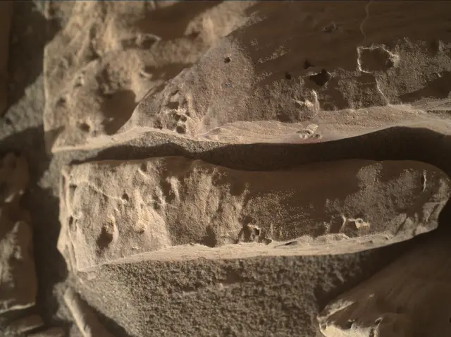 Sol 1945: Mars Hand Lens Imager (MAHLI)