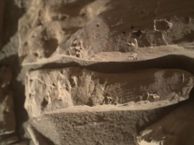 Sol 1945: Mars Hand Lens Imager (MAHLI)
