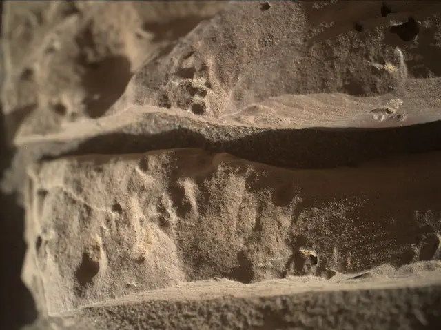 Sol 1945: Mars Hand Lens Imager (MAHLI)