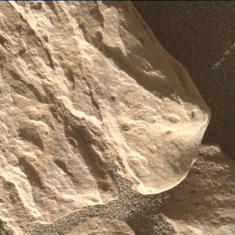 Sol 1947: Mars Hand Lens Imager (MAHLI)