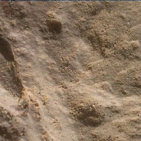 Sol 1947: Mars Hand Lens Imager (MAHLI)