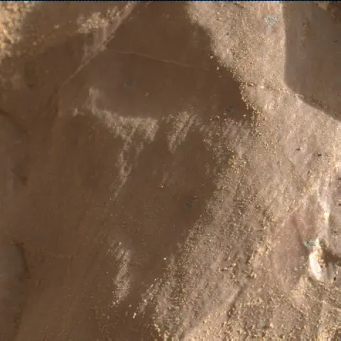 Sol 1960: Mars Hand Lens Imager (MAHLI)