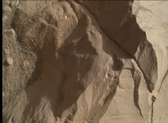 Sol 1960: Mars Hand Lens Imager (MAHLI)