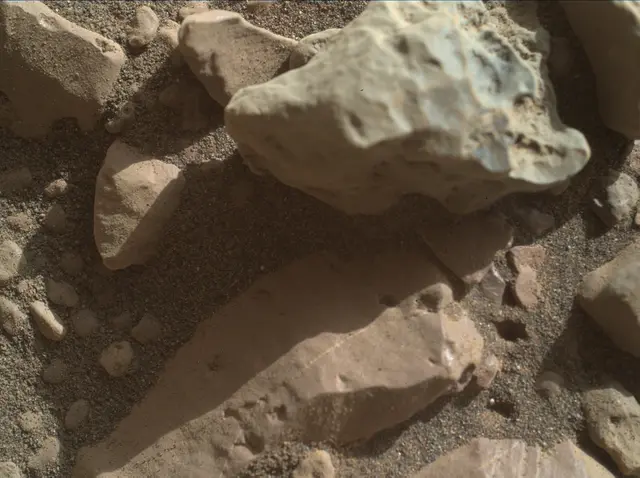 Sol 1960: Mars Hand Lens Imager (MAHLI)