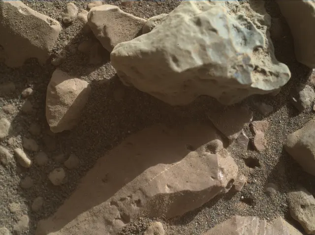 Sol 1960: Mars Hand Lens Imager (MAHLI)