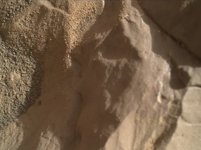 Sol 1960: Mars Hand Lens Imager (MAHLI)