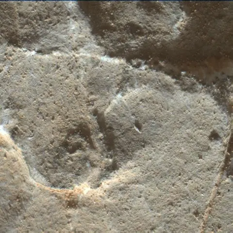 Sol 1963: Mars Hand Lens Imager (MAHLI)