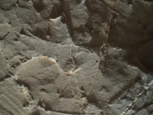 Sol 1963: Mars Hand Lens Imager (MAHLI)