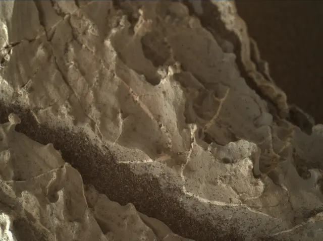 Sol 1963: Mars Hand Lens Imager (MAHLI)