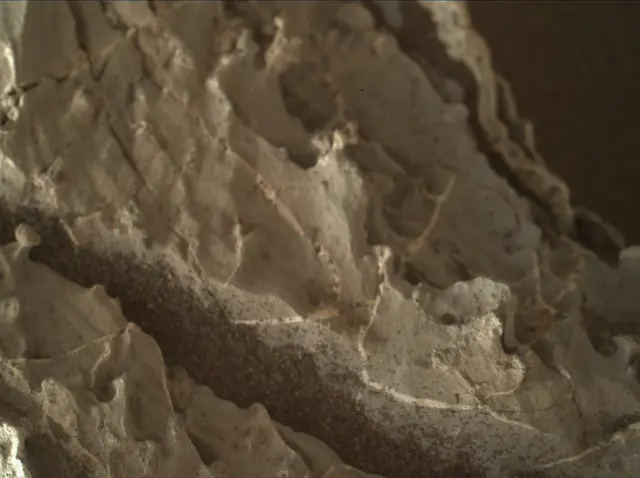 Sol 1963: Mars Hand Lens Imager (MAHLI)