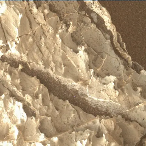 Sol 1963: Mars Hand Lens Imager (MAHLI)