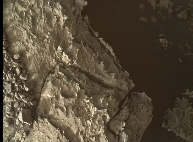 Sol 1963: Mars Hand Lens Imager (MAHLI)