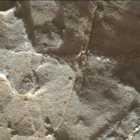 Sol 1963: Mars Hand Lens Imager (MAHLI)