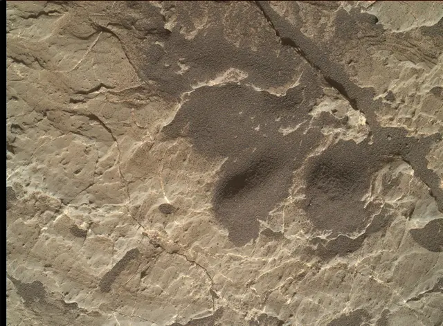 Sol 1969: Mars Hand Lens Imager (MAHLI)