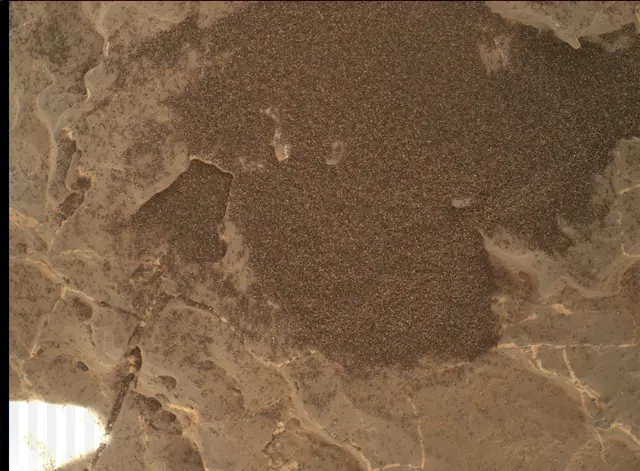 Sol 1970: Mars Hand Lens Imager (MAHLI)