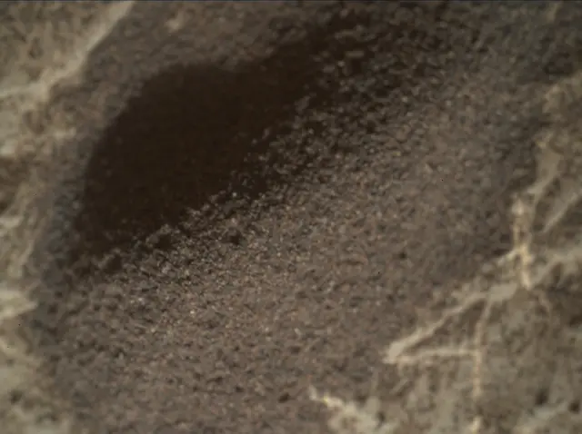 Sol 1971: Mars Hand Lens Imager (MAHLI)