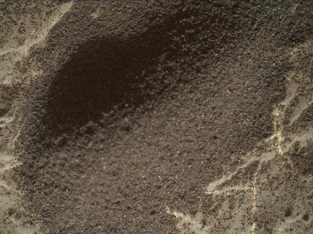 Sol 1971: Mars Hand Lens Imager (MAHLI)