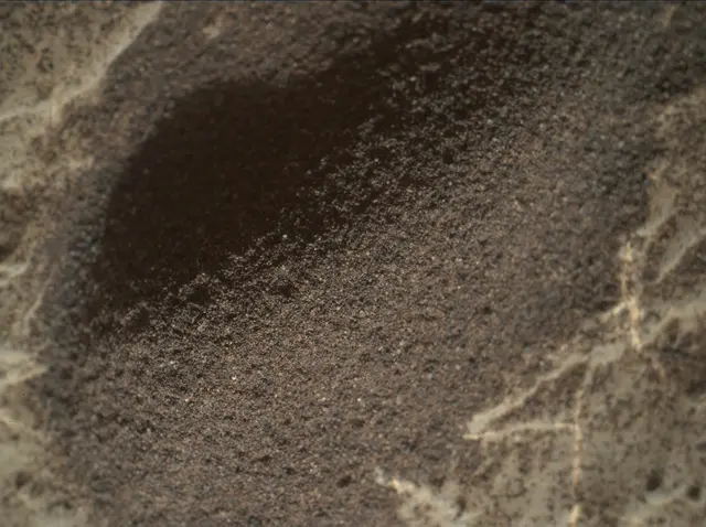 Sol 1971: Mars Hand Lens Imager (MAHLI)