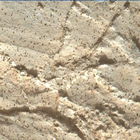 Sol 1972: Mars Hand Lens Imager (MAHLI)