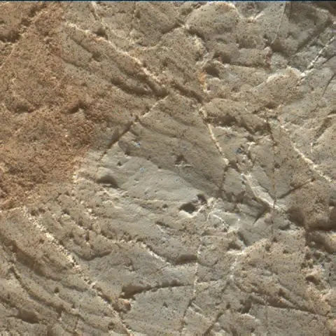 Sol 1974: Mars Hand Lens Imager (MAHLI)